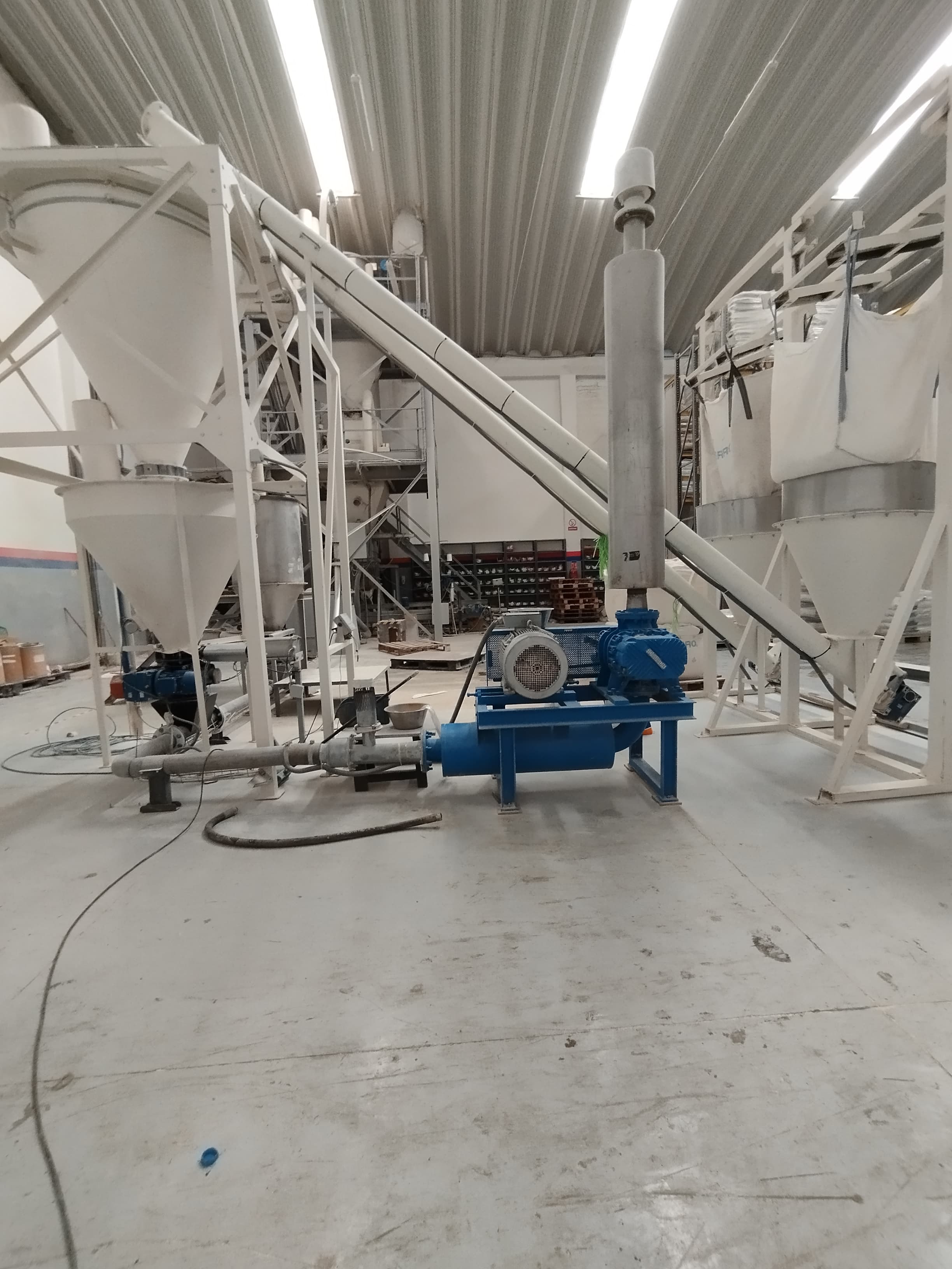 Automatic Bagging System for AVIFEED